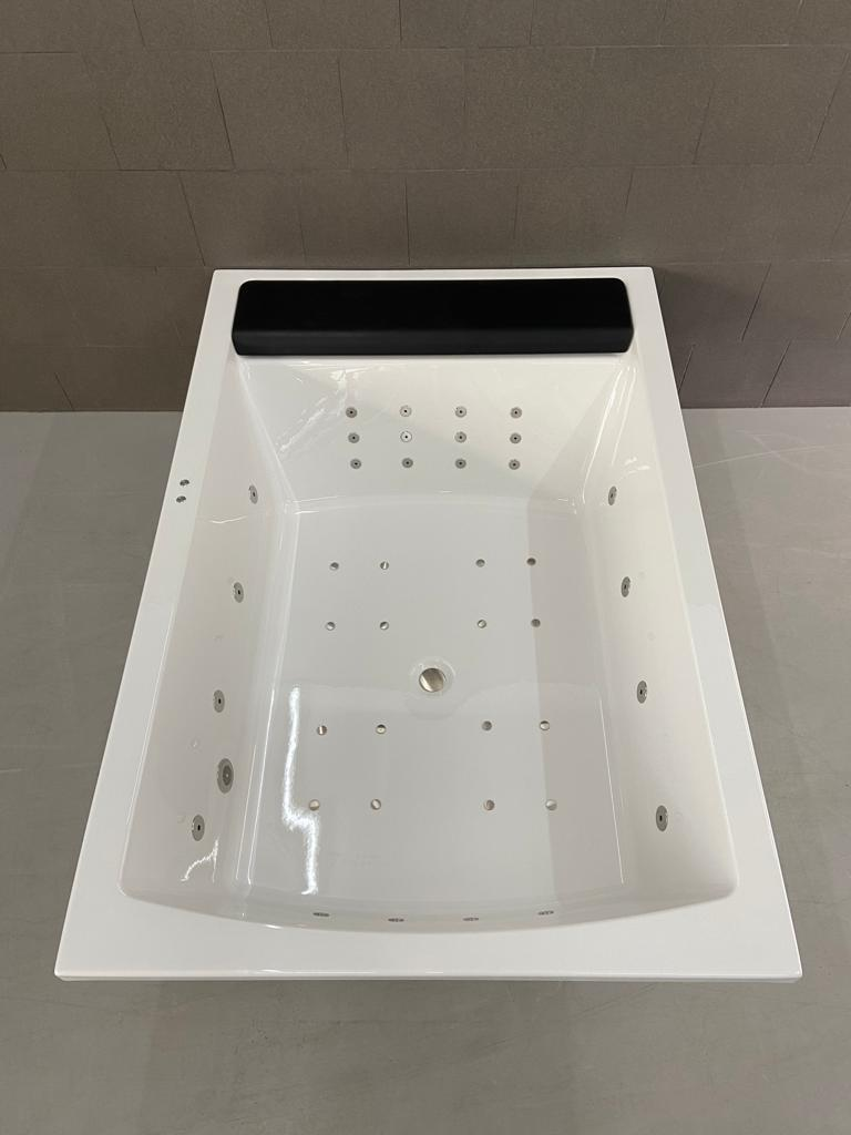 Riho Savona bubbelbad met WPe3 systeem, RVS jets en verlichting 190x130 wit