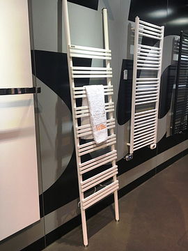 Instamat Iskol radiator 40x210 wandmontage met flexibele aansluitslangen wit